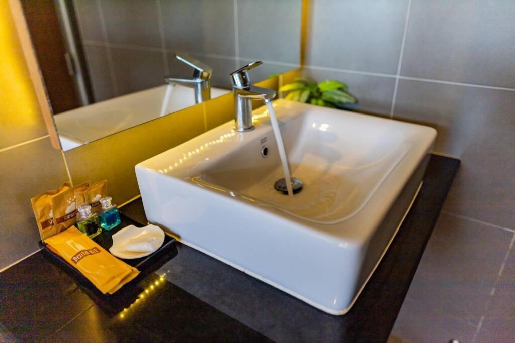 Honeybee Pool Villa Smooth As Silk Ао Нанг Экстерьер фото